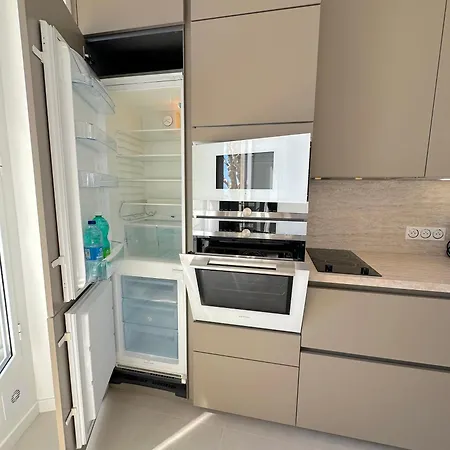 Apartament # Monaco - F1 Gp - 4 Persons - Sea View - New - Parking - Clim - Premium - And Sun Mentona